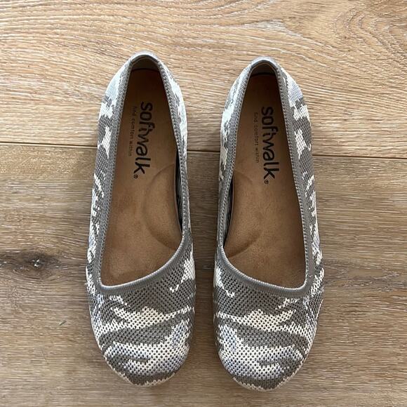 SoftWalk Warm Gray Camo Sicily Flat |  Size 6 - Picture 1 of 5